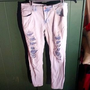 Mid rise, vintage look jeans
